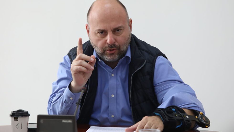 «Κανείς από όσους φωνασκούν τελευταία για τα ύψη κτιρίων δεν νοιάζεται για το περιβάλλον» είπε, μεταξύ άλλων, ο Γιώργος Στασινός